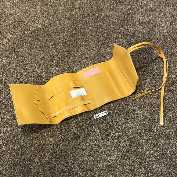 2/$20 Tech Organizer Roll NWT - Picture 6 of 9